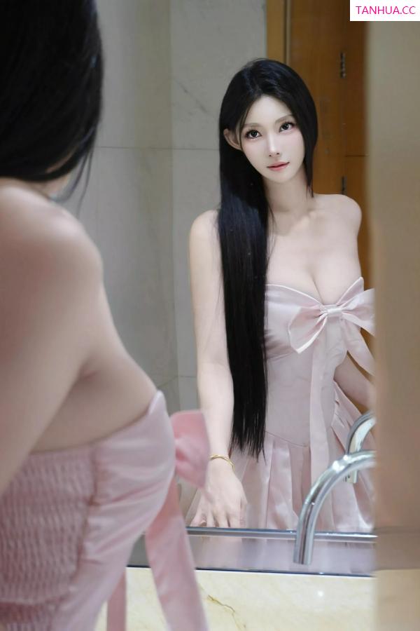  [XiuRen]高清写真图 2025.04.14 No.10147 雪见 粉色连衣短裙第13张图片